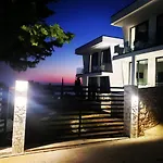 Summer Wine Boutique Dhërmi