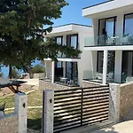 Summer Wine Boutique Dhërmi