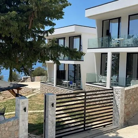 Summer Wine Boutique Dhërmi