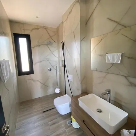 Summer Wine Boutique *