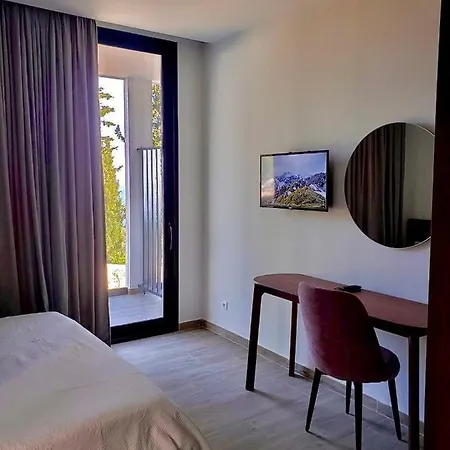Summer Wine Boutique Apartment