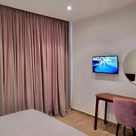 Summer Wine Boutique Apartment