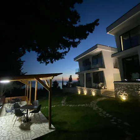 Summer Wine Boutique Dhërmi