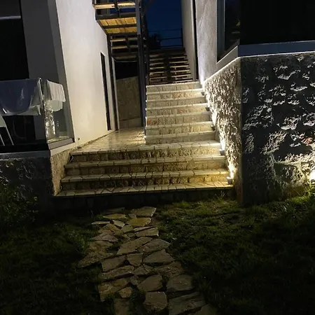 Summer Wine Boutique * Dhermi