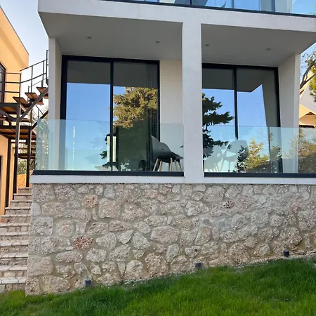 Summer Wine Boutique *