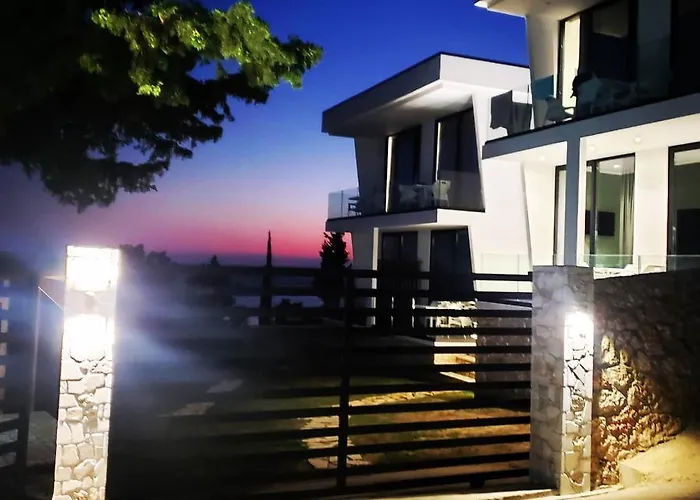 Summer Wine Boutique Dhërmi