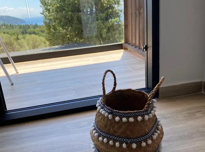 Summer Wine Boutique * Dhërmi