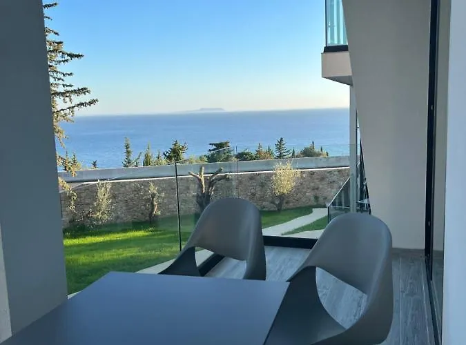 Summer Wine Boutique *