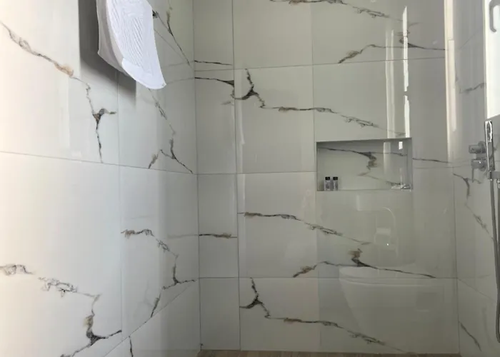 Summer Wine Boutique Dhërmi