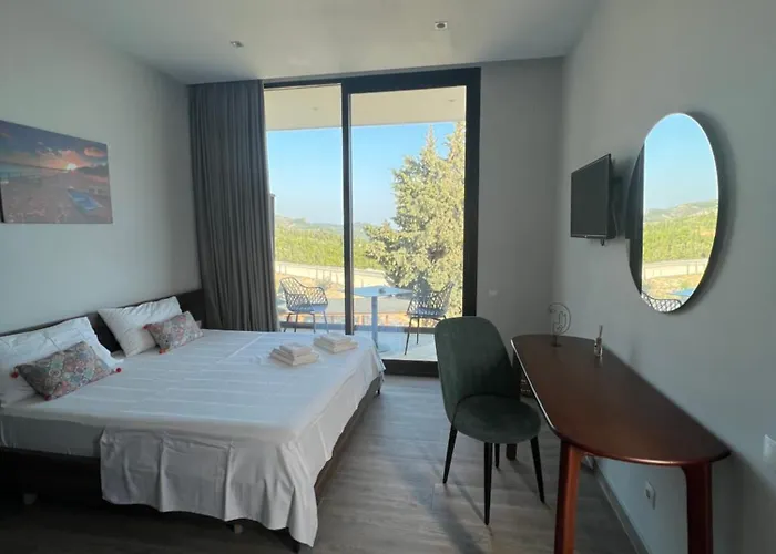 Summer Wine Boutique * Dhërmi